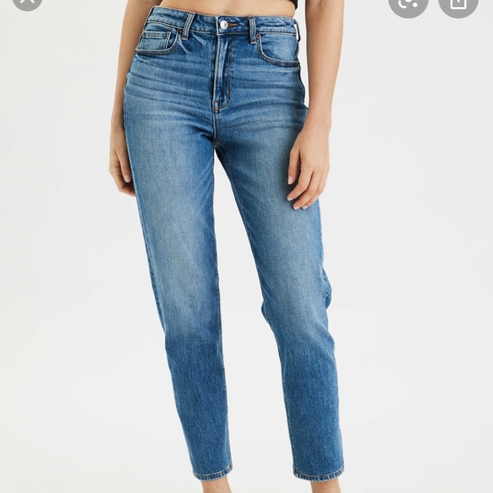 AMERICAN EAGLE Mom Jeans